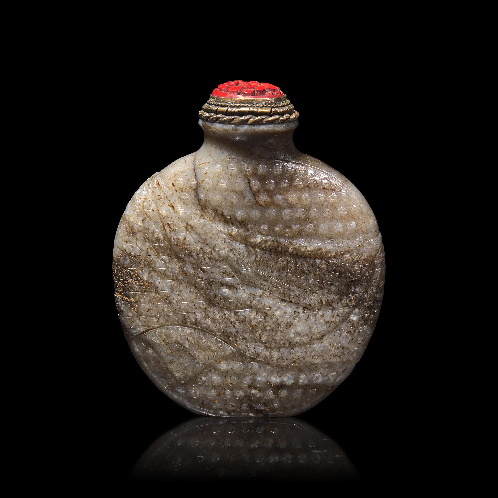 A Chinese Carved Grey Jade "Wrapped Vase" Snuff Bottle, 18th/19th Century