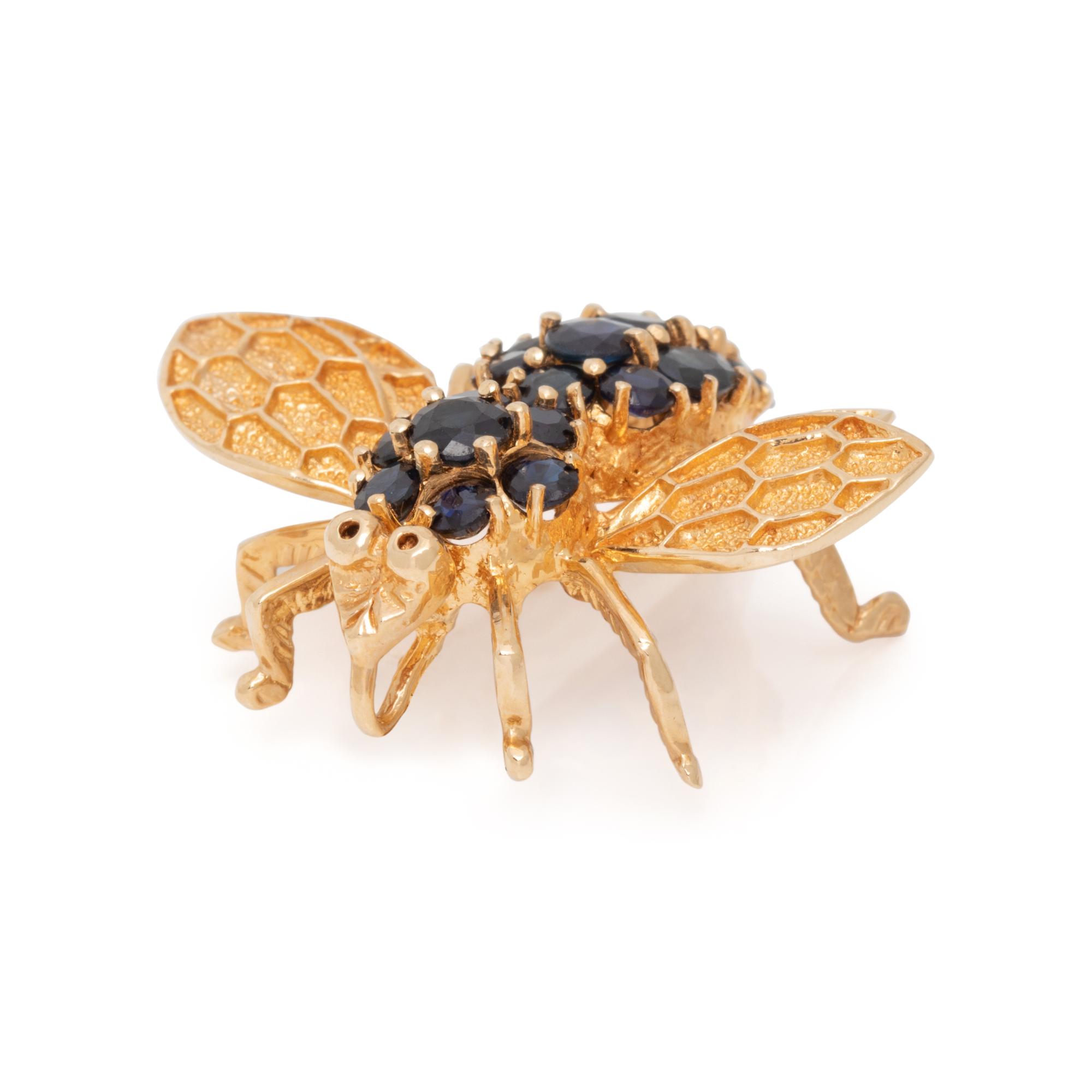 YELLOW GOLD AND SAPPHIRE BEE PENDANT/BROOCH
