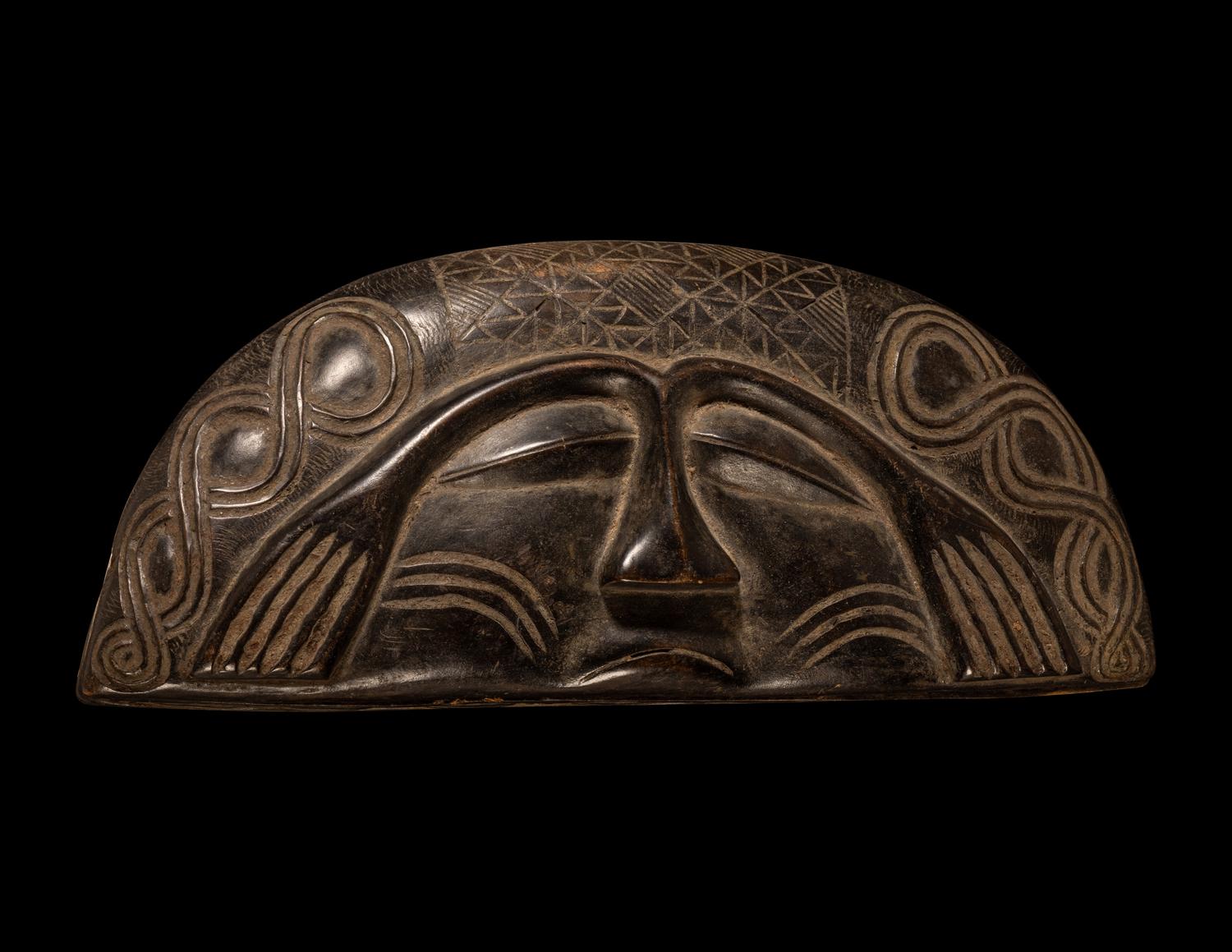 A Kuba Wood Cosmetic Lidded Box (Tukula)