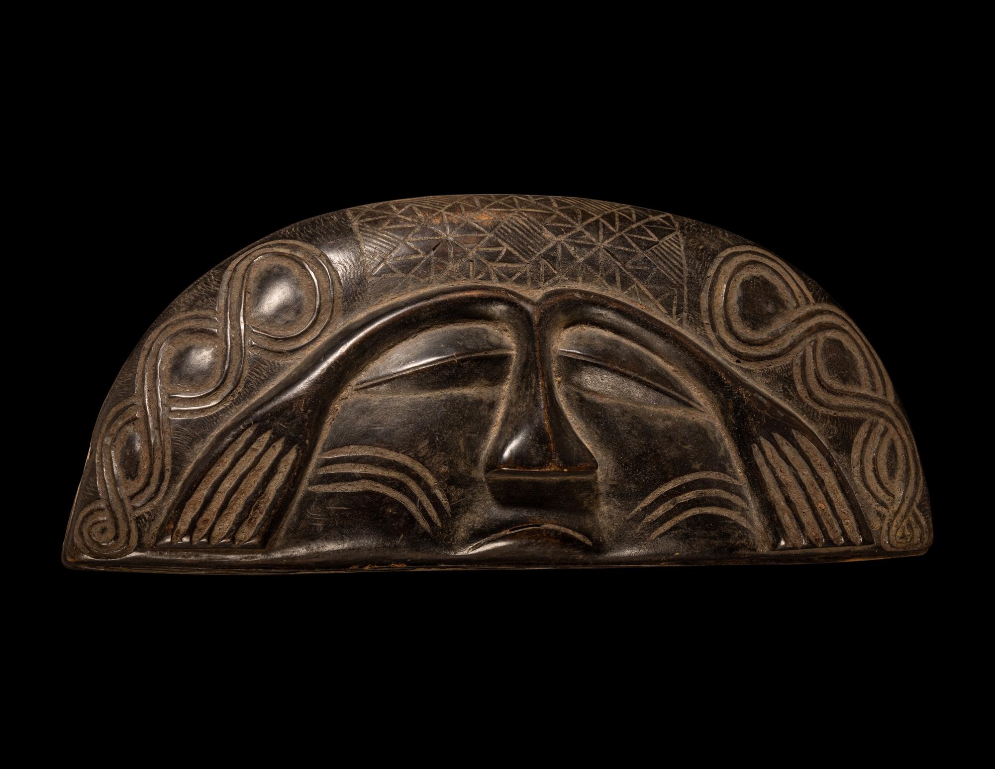 A Kuba Wood Cosmetic Lidded Box (Tukula)