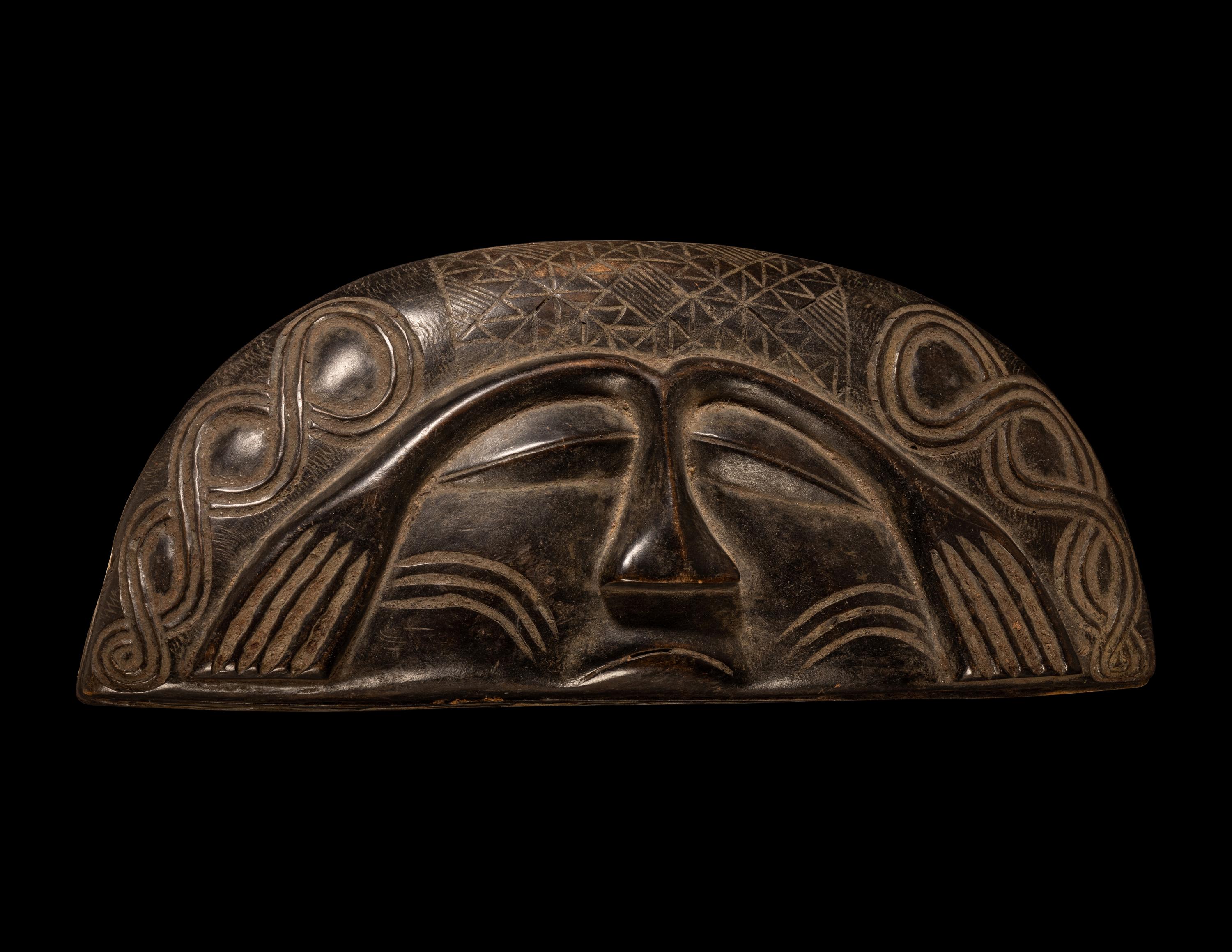 A Kuba Wood Cosmetic Lidded Box (Tukula)