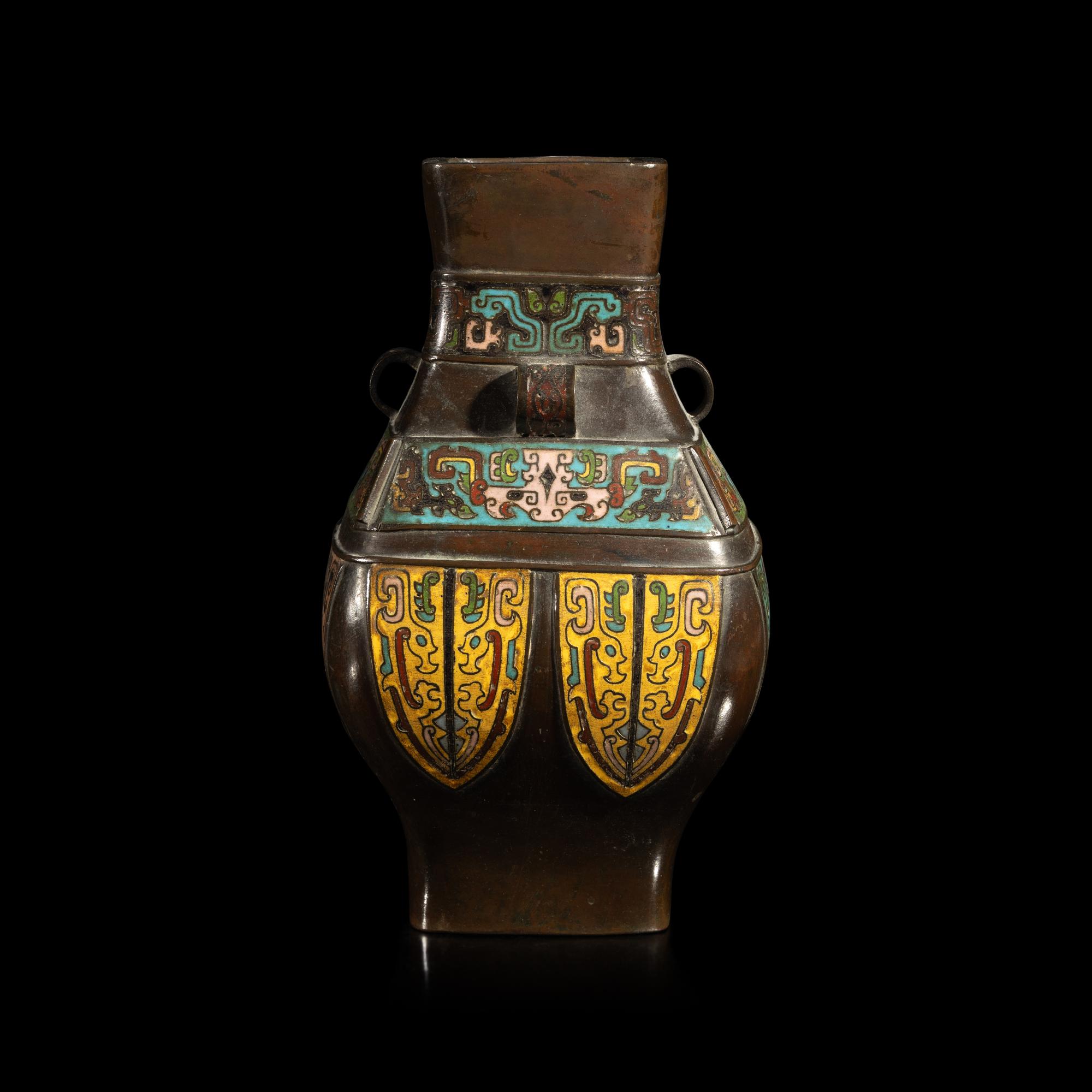A Japanese Archaic Style Cloisonné Enamel and Bronze Hu Vase, 19th Century — 十九世紀 日本銅胎掐絲琺琅仿古壶