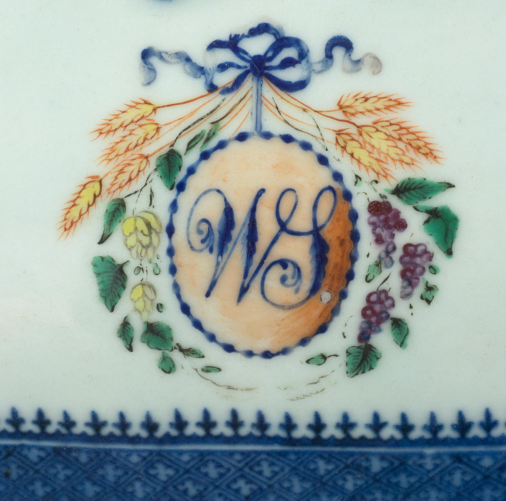 A Chinese Export Porcelain Tureen