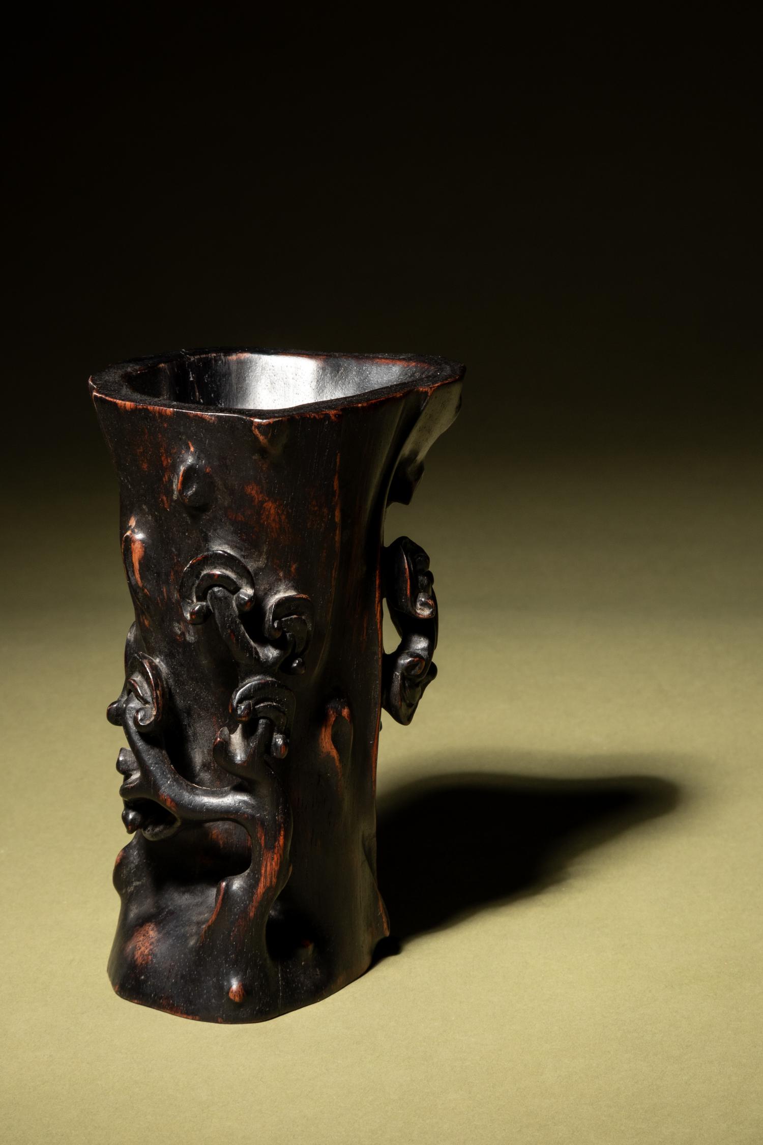 A Lacquered Hardwood 'Lingzhi' Brushpot