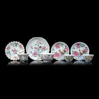 Eight Assorted Chinese Famille Rose Tea Bowls and Saucers, Qianlong Period 清乾隆 粉彩茶具一組八件