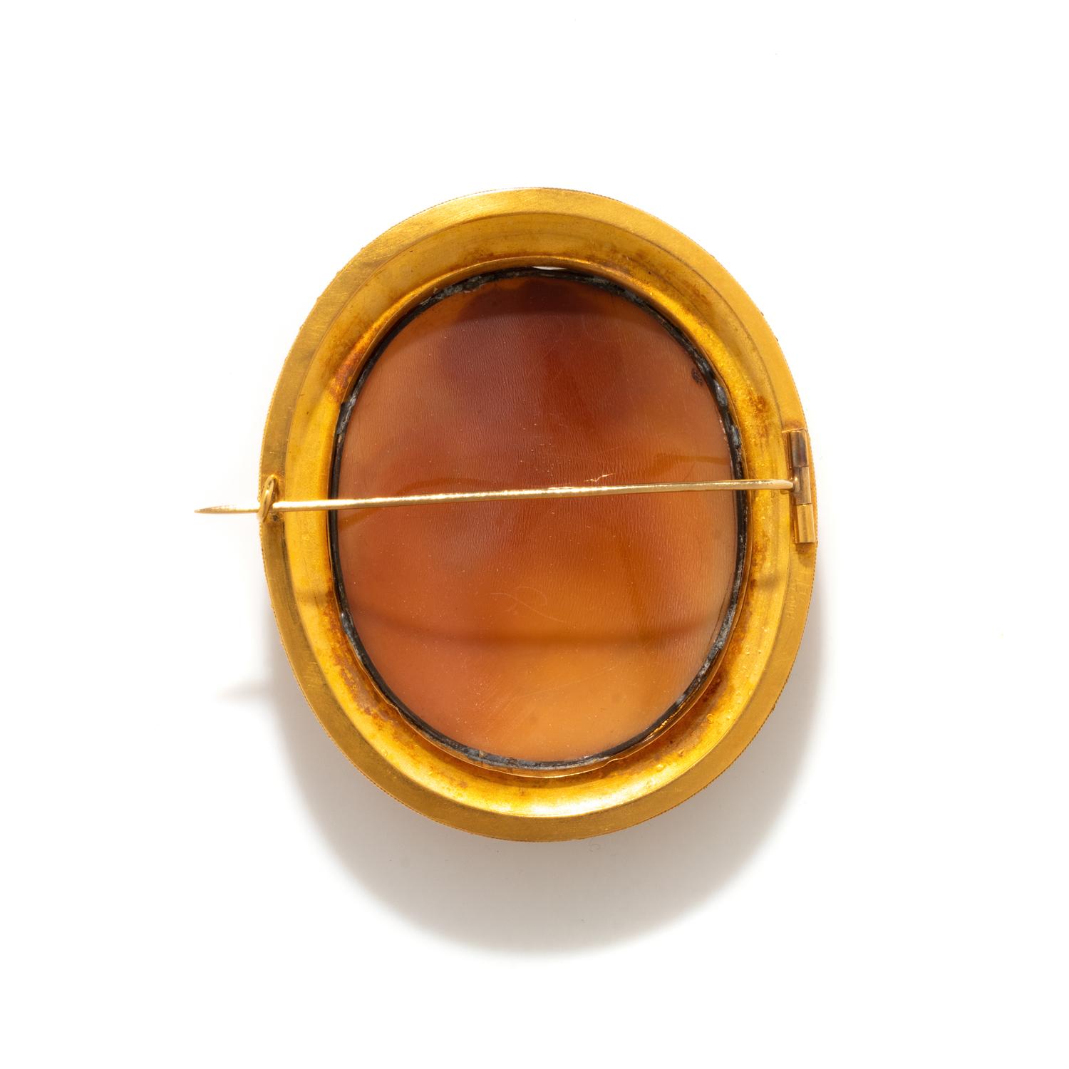 ANTIQUE, SHELL CAMEO AND YELLOW GOLD BROOCH