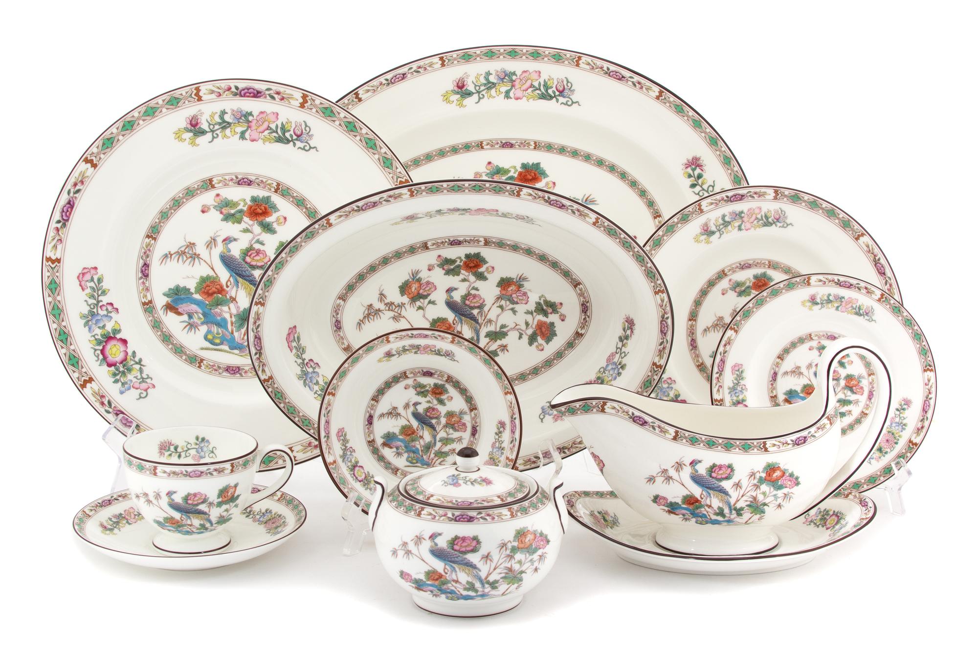A Wedgwood Bone China Dinner Service Diameter of dinner plate 10 3/4 inches. — 20TH CENTURY