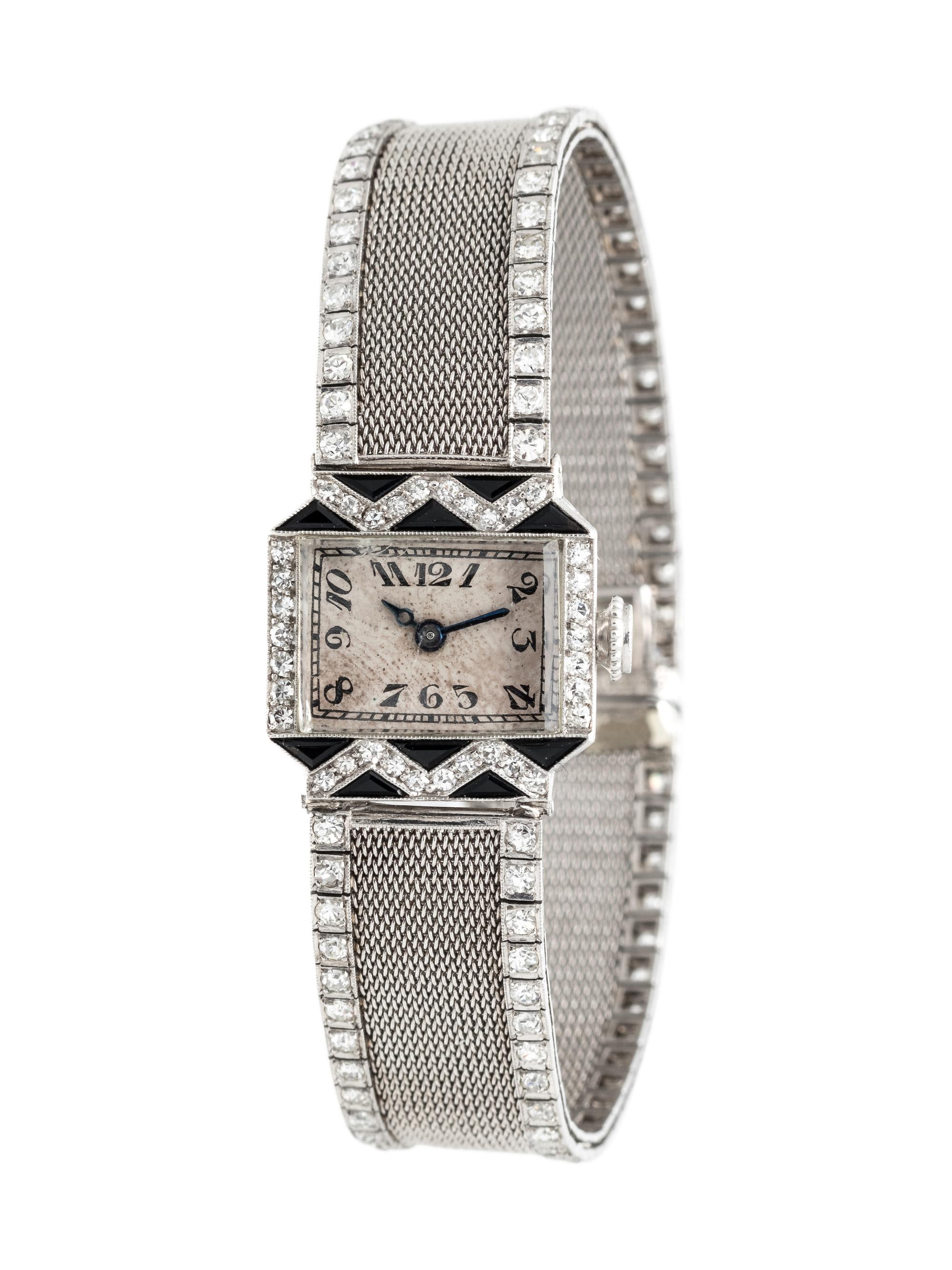 ART DECO, PLATINUM, DIAMOND AND ONYX WRISTWATCH