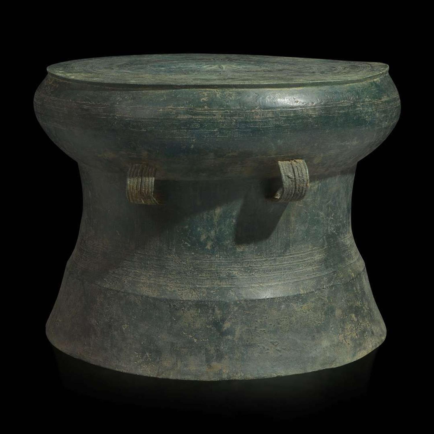 A rare and unusually large Vietnamese bronze drum, Heger type I style 越南青銅大鼓 Dong Son Culture, circa 500 to 300 B.C. ???? ???500????300?