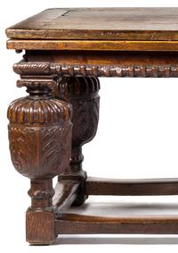 An English Oak Draw-Leaf Refectory Table Heigh 33 x width 92 1/2 x depth 36 inches (closed). — 17TH CENTURY