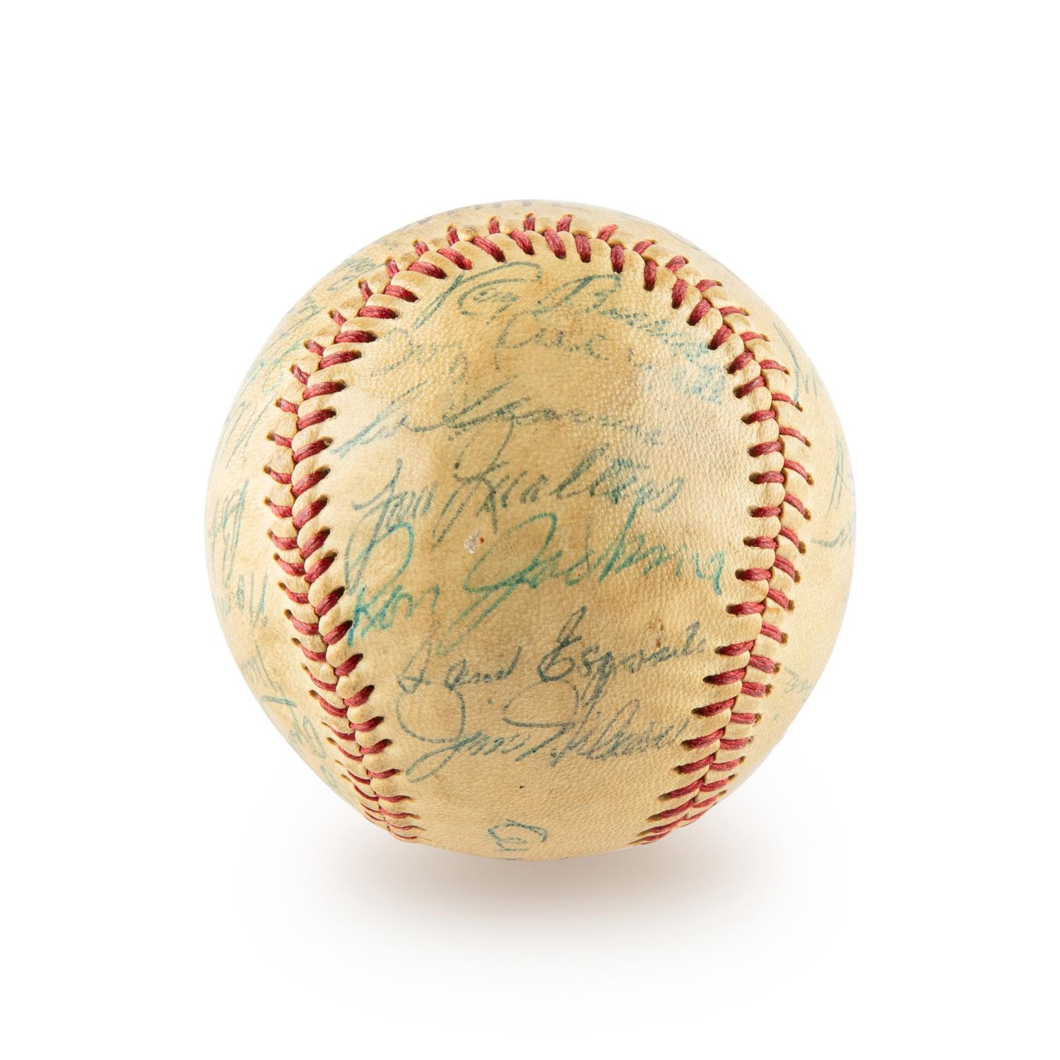 A 1958 Chicago White Sox Team Signed Autograph Baseball Including Nellie Fox (Beckett Authentication Services) - 29 Signatures