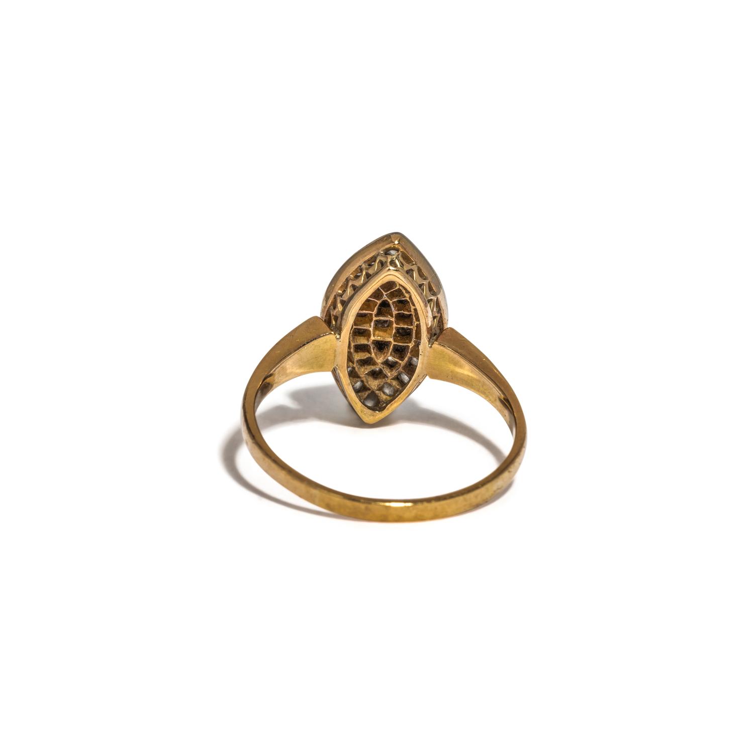 DIAMOND RING