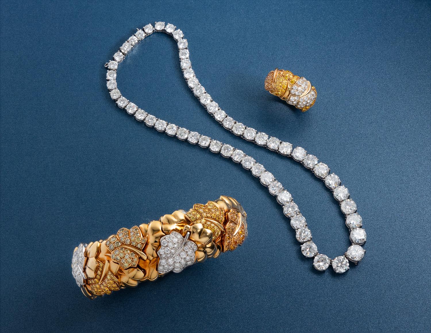 VAN CLEEF & ARPELS, YELLOW GOLD, DIAMOND, AND COLORED DIAMOND BRACELET