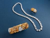 VAN CLEEF & ARPELS, YELLOW GOLD, DIAMOND, AND COLORED DIAMOND BRACELET