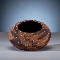 Pomo Gift Basket, with Shell Beads