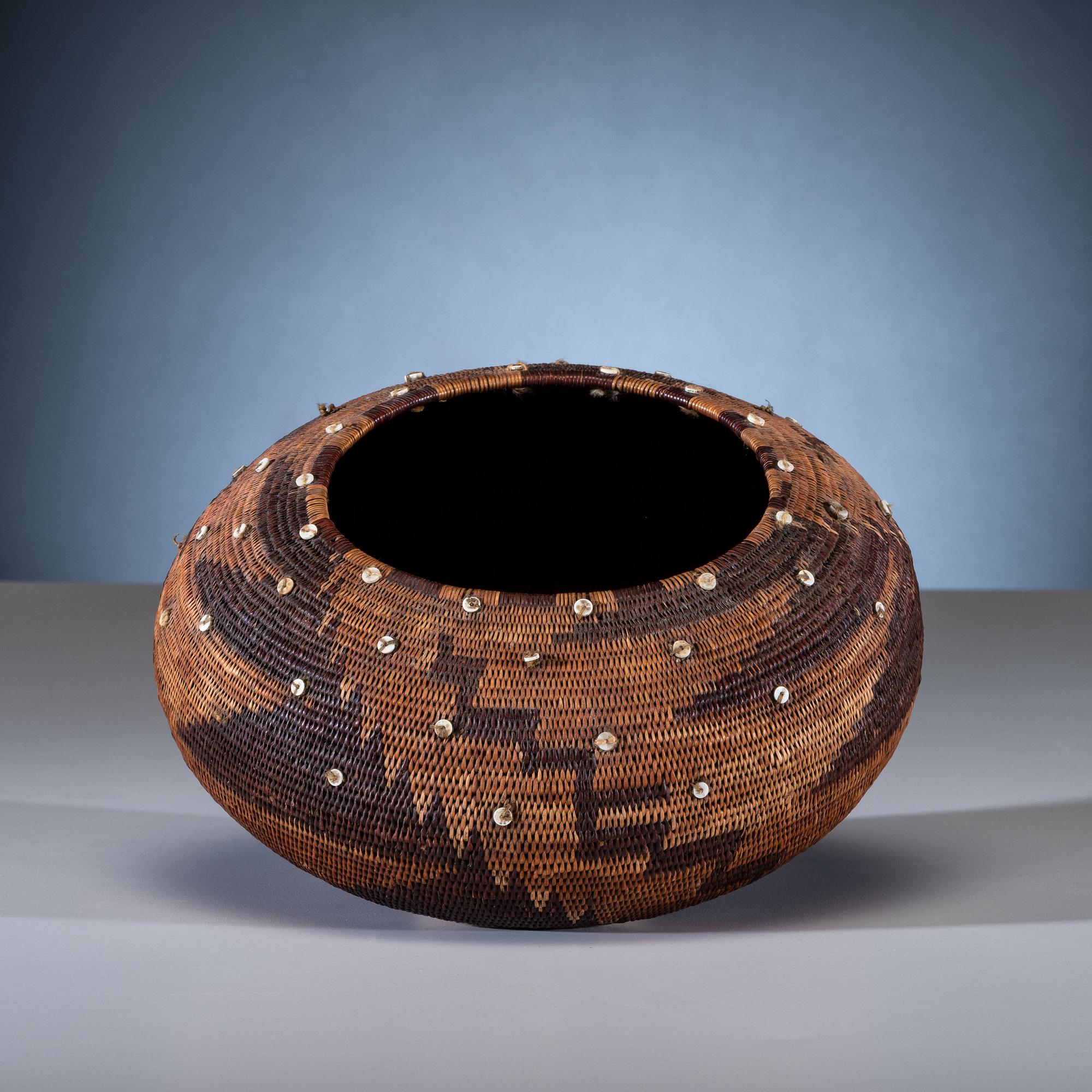 Pomo Gift Basket, with Shell Beads
