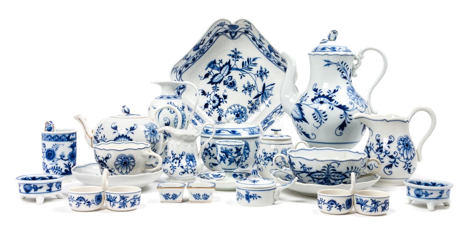 A Meissen Porcelain Tea and Coffee Service Height of first 9 inches.
