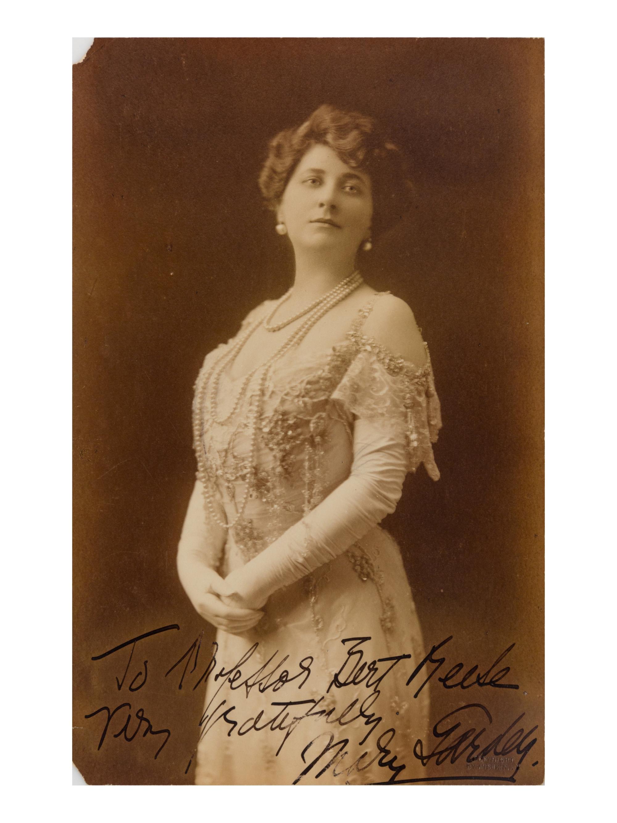[20TH-CENTURY OPERA SINGERS]. A group of signed 6 photographs or photographic postcards of opera singers from the 1900s, comprising images of: