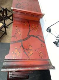 A Japanese lacquer display cabinet with cloisonné panels 日本漆器立柜及底座 Late Meiji period ????