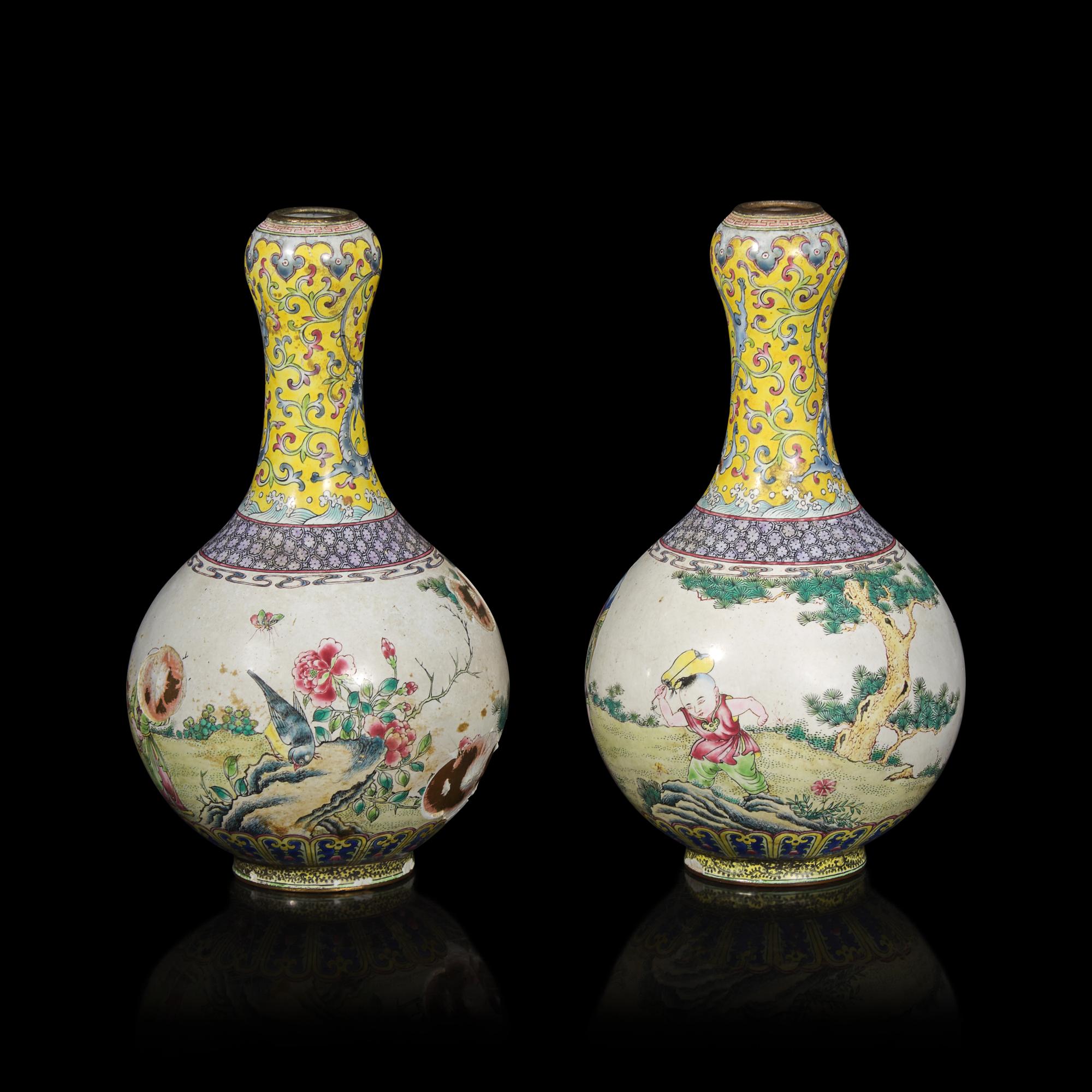 A pair of Chinese Canton Enamel Garlic--Head Vases, Republic Period 民國 廣式銅胎畫琺琅人物圖蒜頭瓶一對
