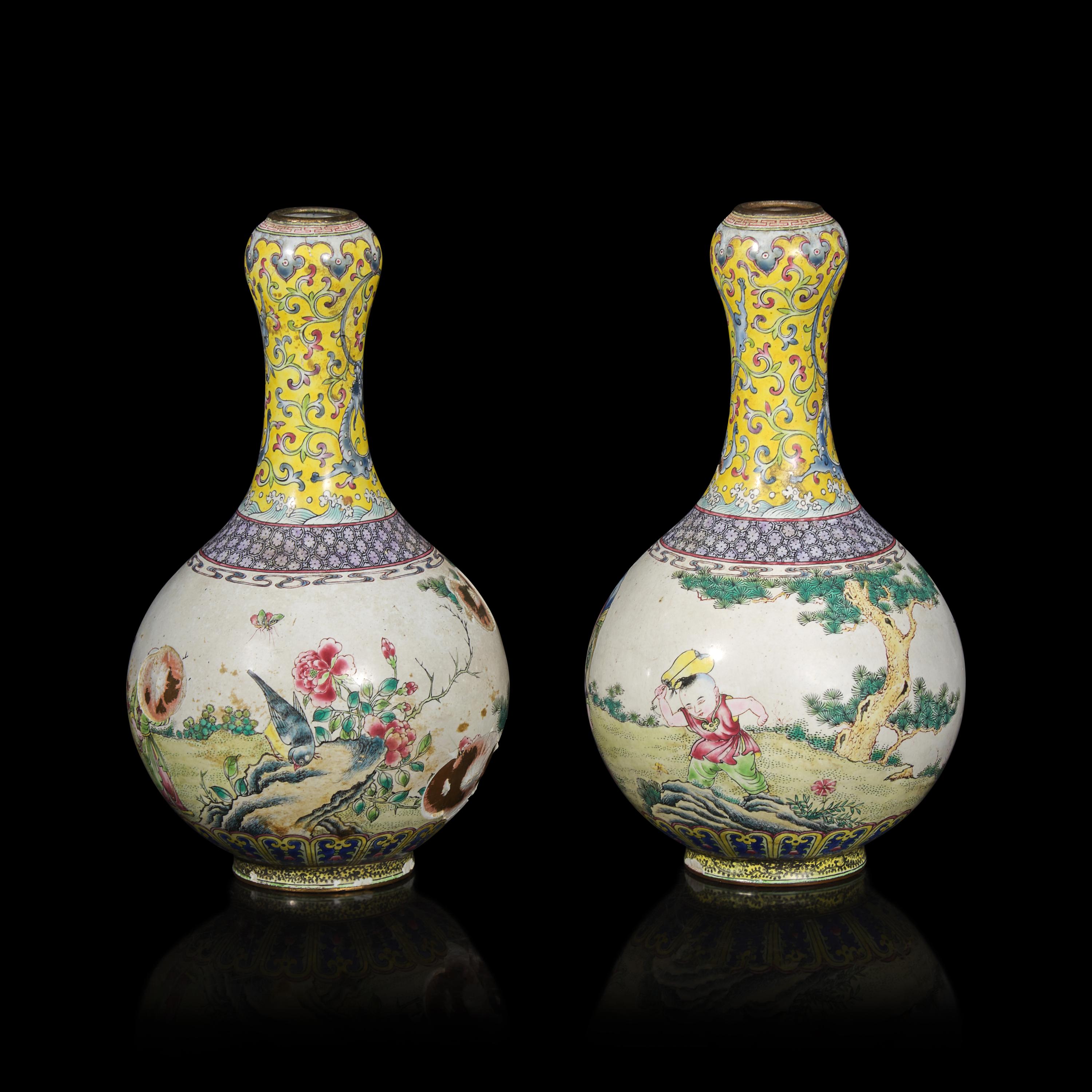 A pair of Chinese Canton Enamel Garlic--Head Vases, Republic Period 民國 廣式銅胎畫琺琅人物圖蒜頭瓶一對
