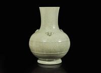 A Chinese Ruyao-style glazed porcelain "Ram's-head" vase 汝瓷三陽開泰瓶