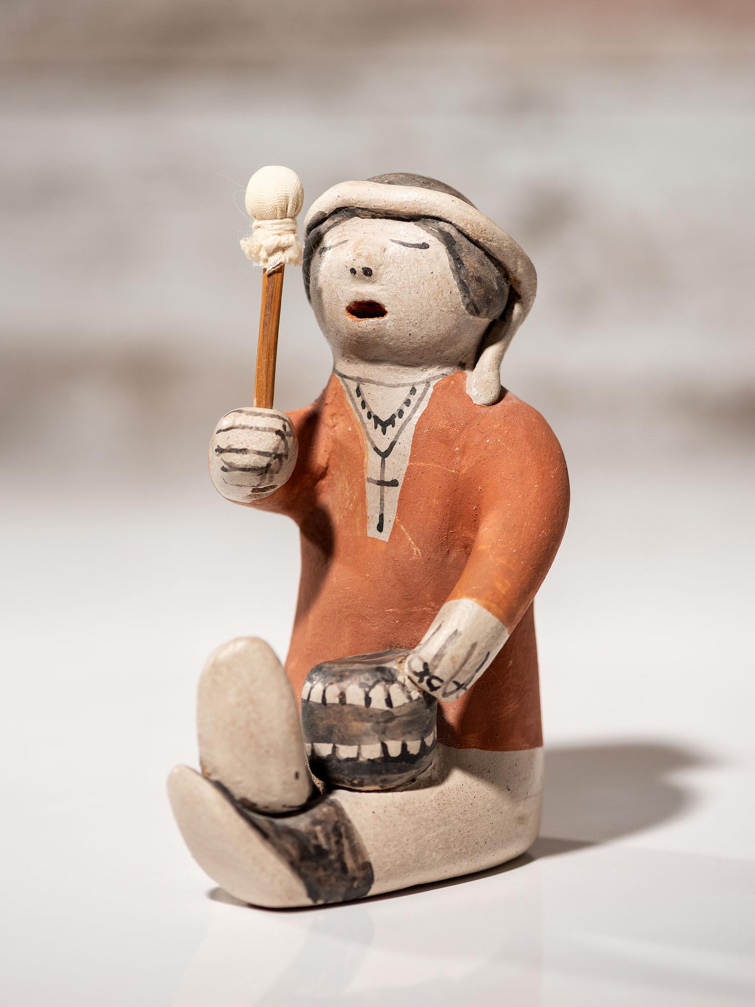 Pottery Singer