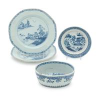 A Group of Four Chinese Export Blue and White Porcelain Articles