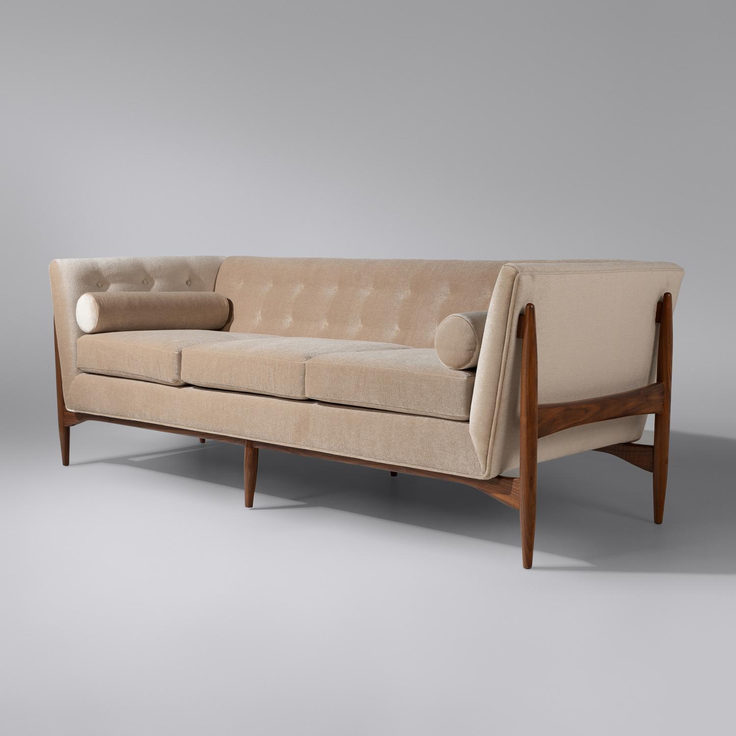 Button Up sofa, model 1277 Thayer Coggin, USA