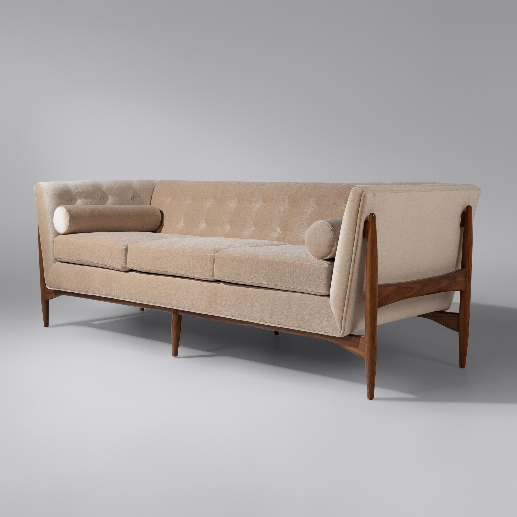 Button Up sofa, model 1277 Thayer Coggin, USA