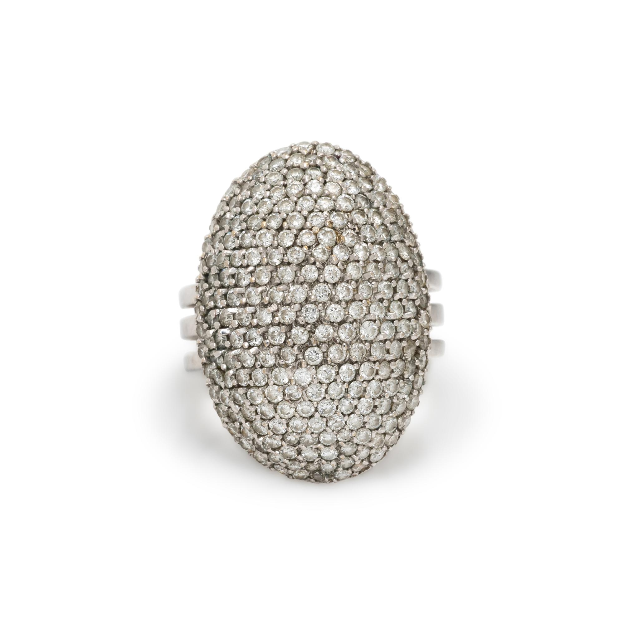 DIAMOND AND WHITE GOLD RING