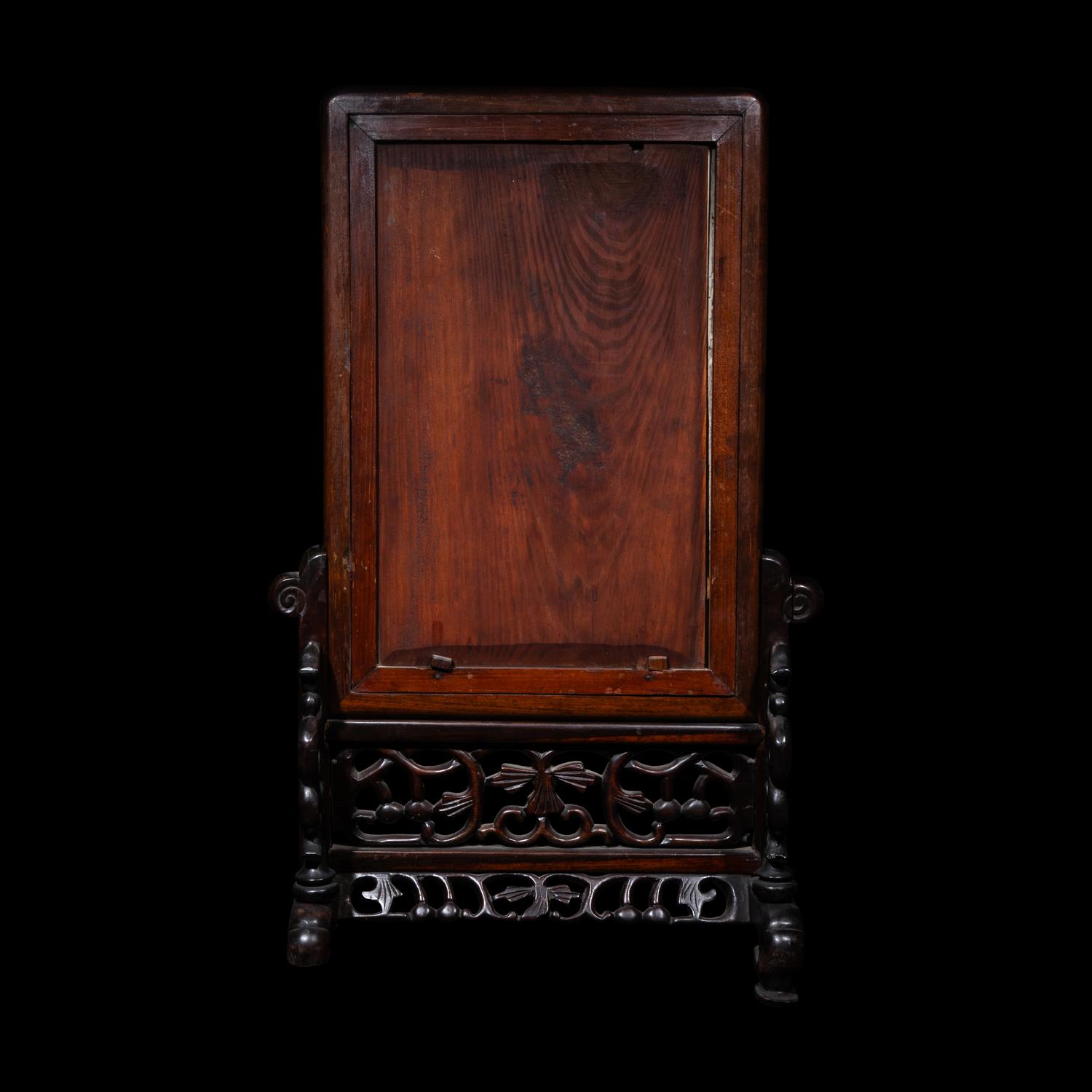 A Chinese Famille Rose Porcelain Plaque Inset Hardwood Table Screen, 20th Century 近代 红木嵌粉彩蟠桃獻壽圖瓷板插屏