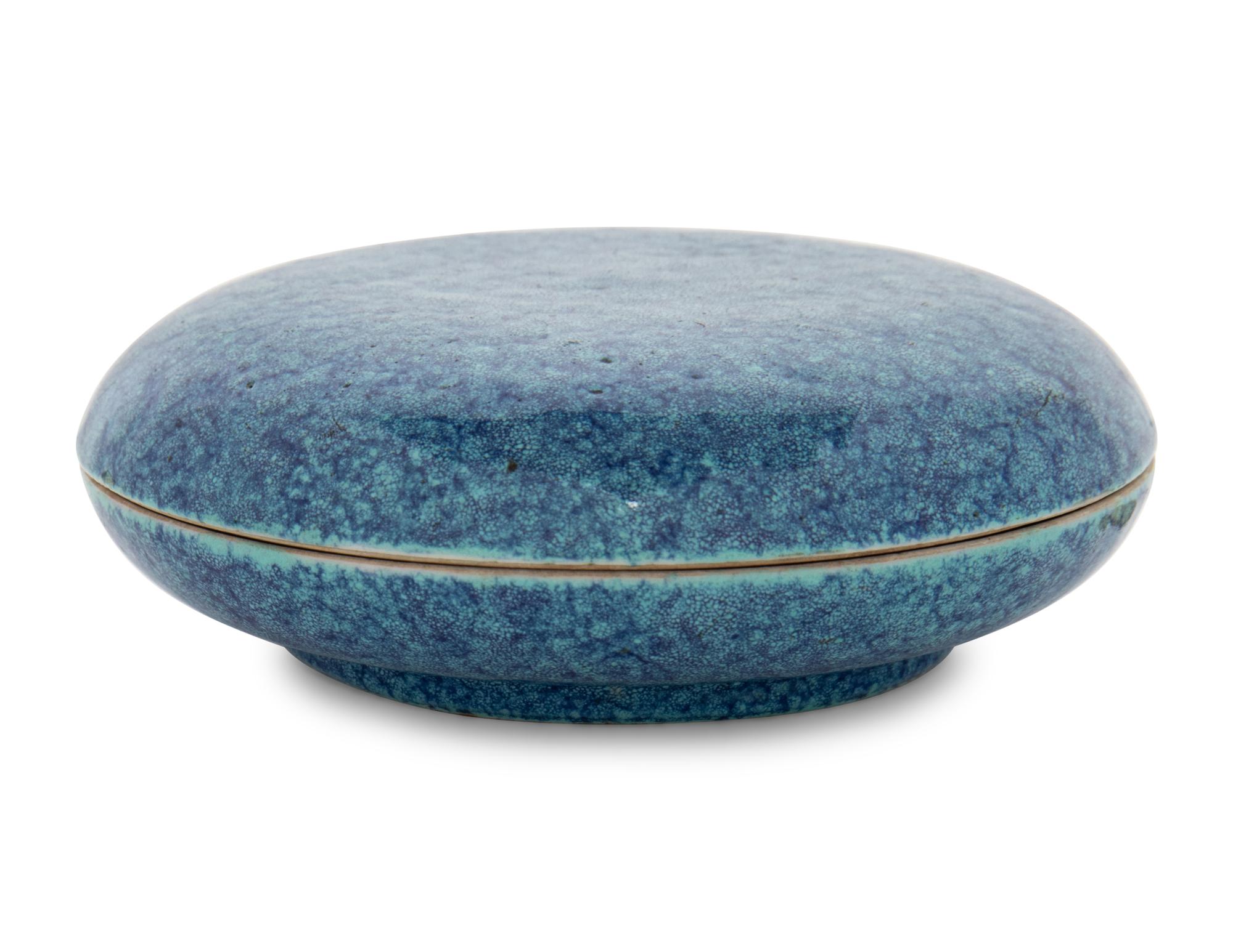 A Robin's Egg Glazed Porcelain Covered Box