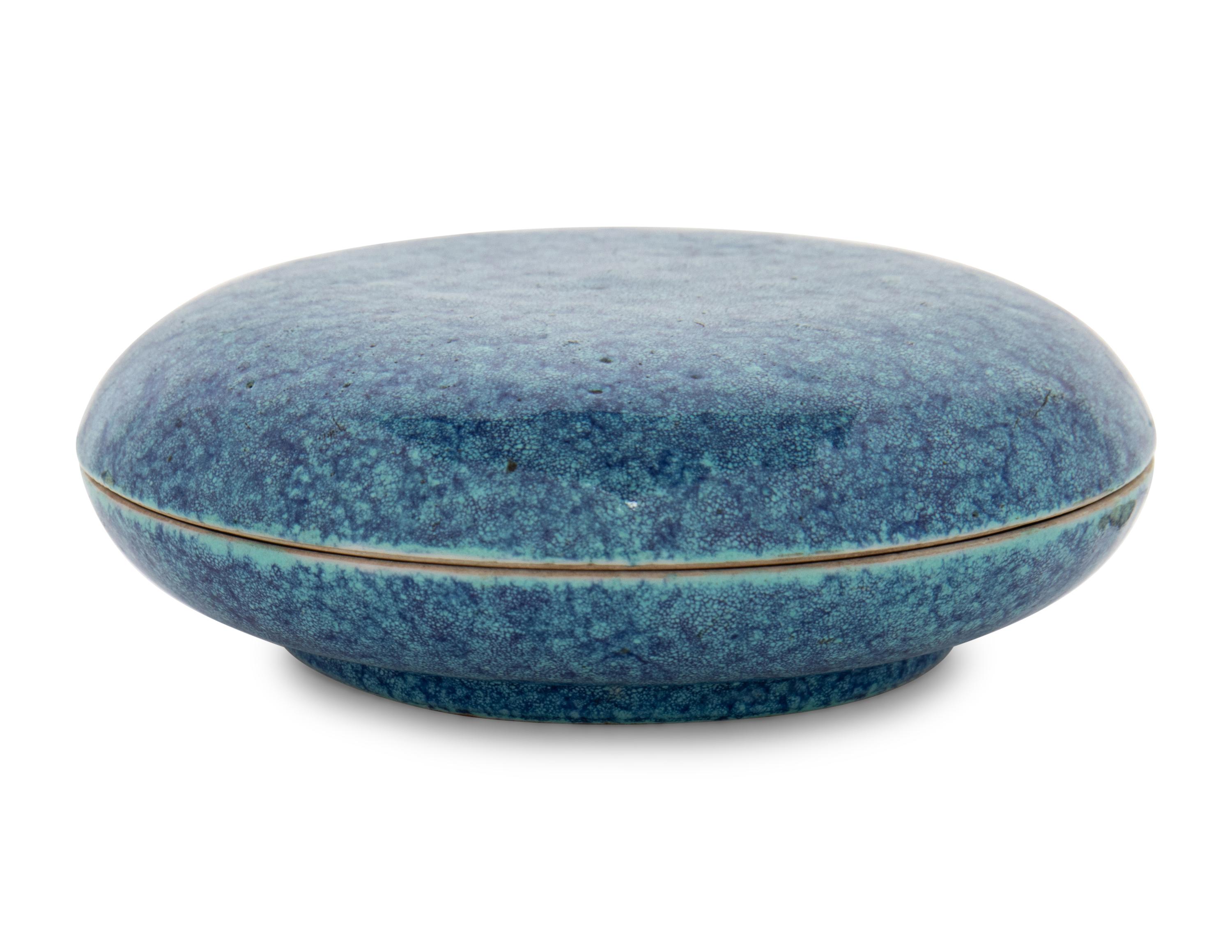 A Robin's Egg Glazed Porcelain Covered Box
