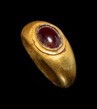 A Roman Gold and Garnet Finger Ring