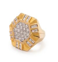 An 18 Karat Yellow Gold and Diamond Ring,