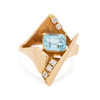 AQUAMARINE AND DIAMOND RING