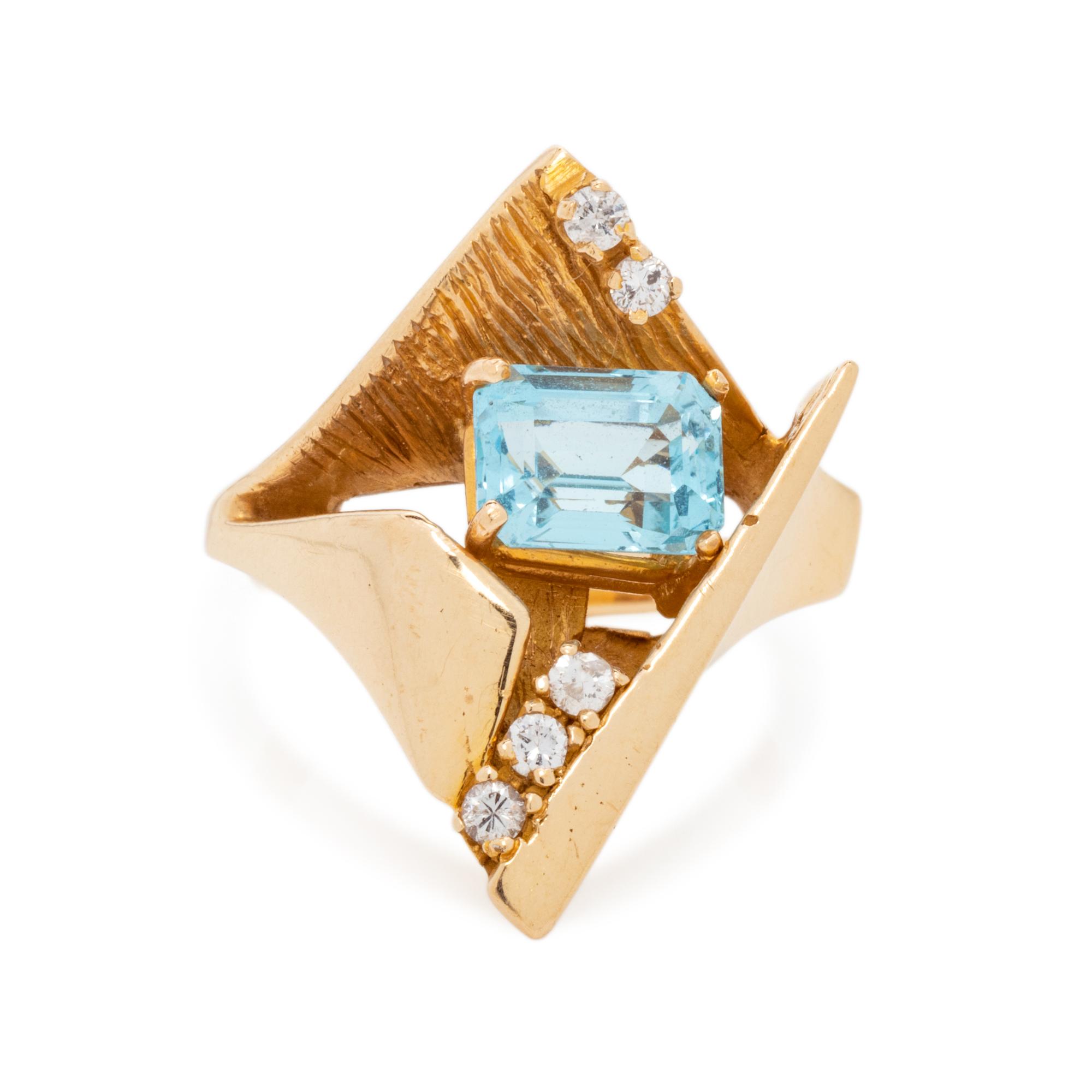 AQUAMARINE AND DIAMOND RING