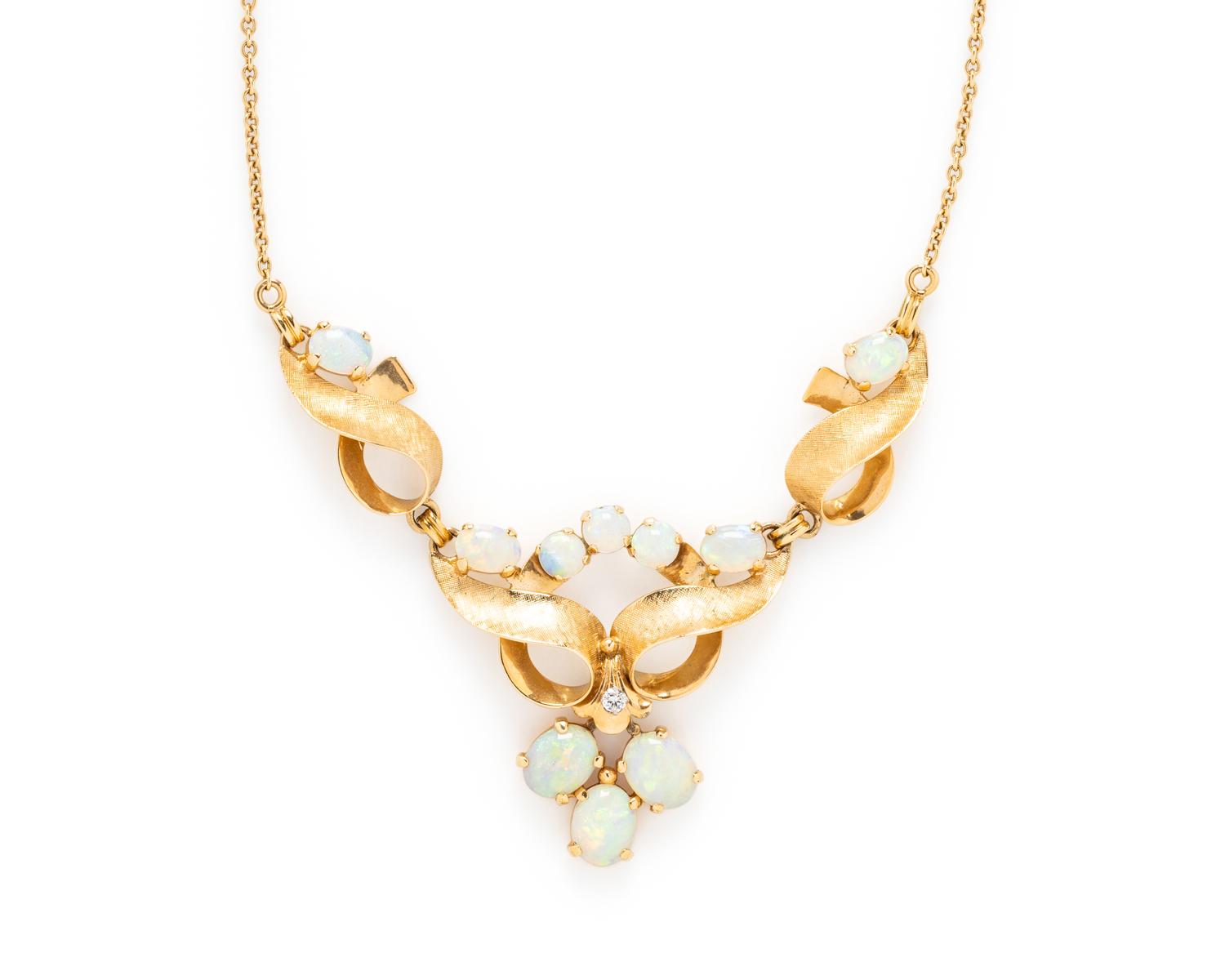 YELLOW GOLD, OPAL AND DIAMOND SET