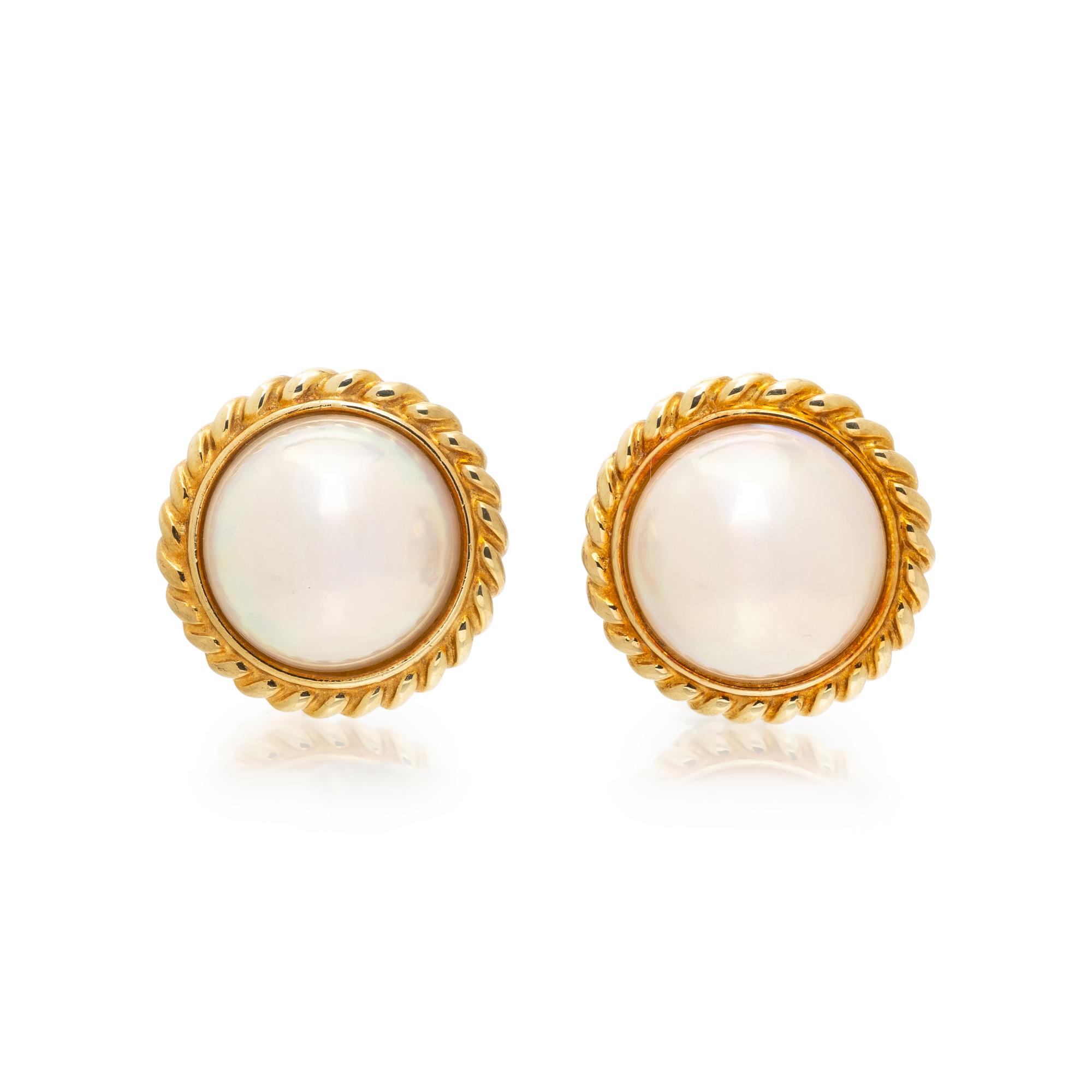 MABÉ PEARL AND YELLOW GOLD EARRINGS