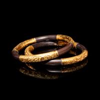 A Pair of Chinese Gold Mounted Rattan Bangles, Late Qing/Republic Period 晚清-民國 包金黑藤手鐲一對