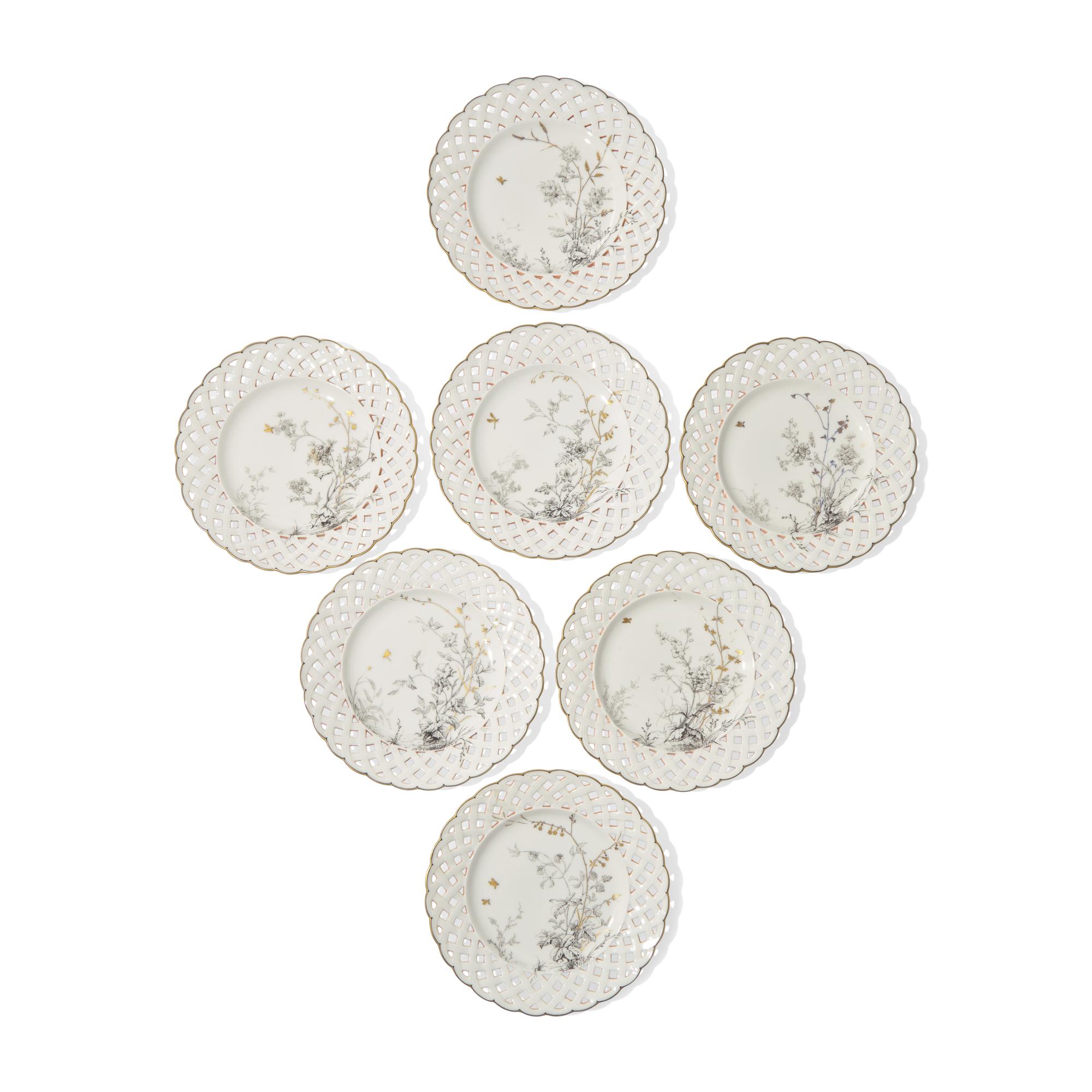 A Set of Seven Japonesque Gilt-Decorated Paris Porcelain Plates