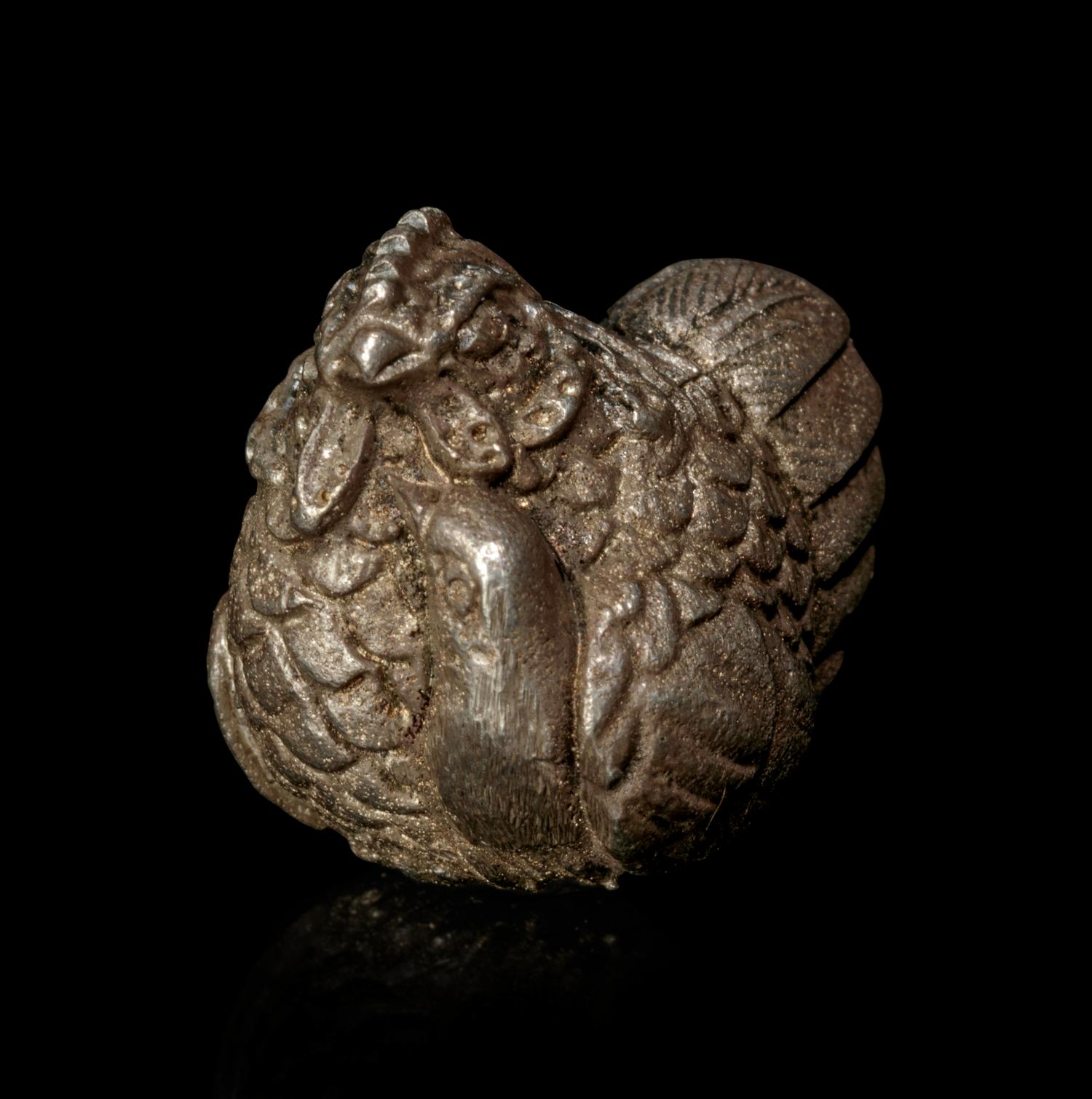 A Metal Hen-Form Ojime
