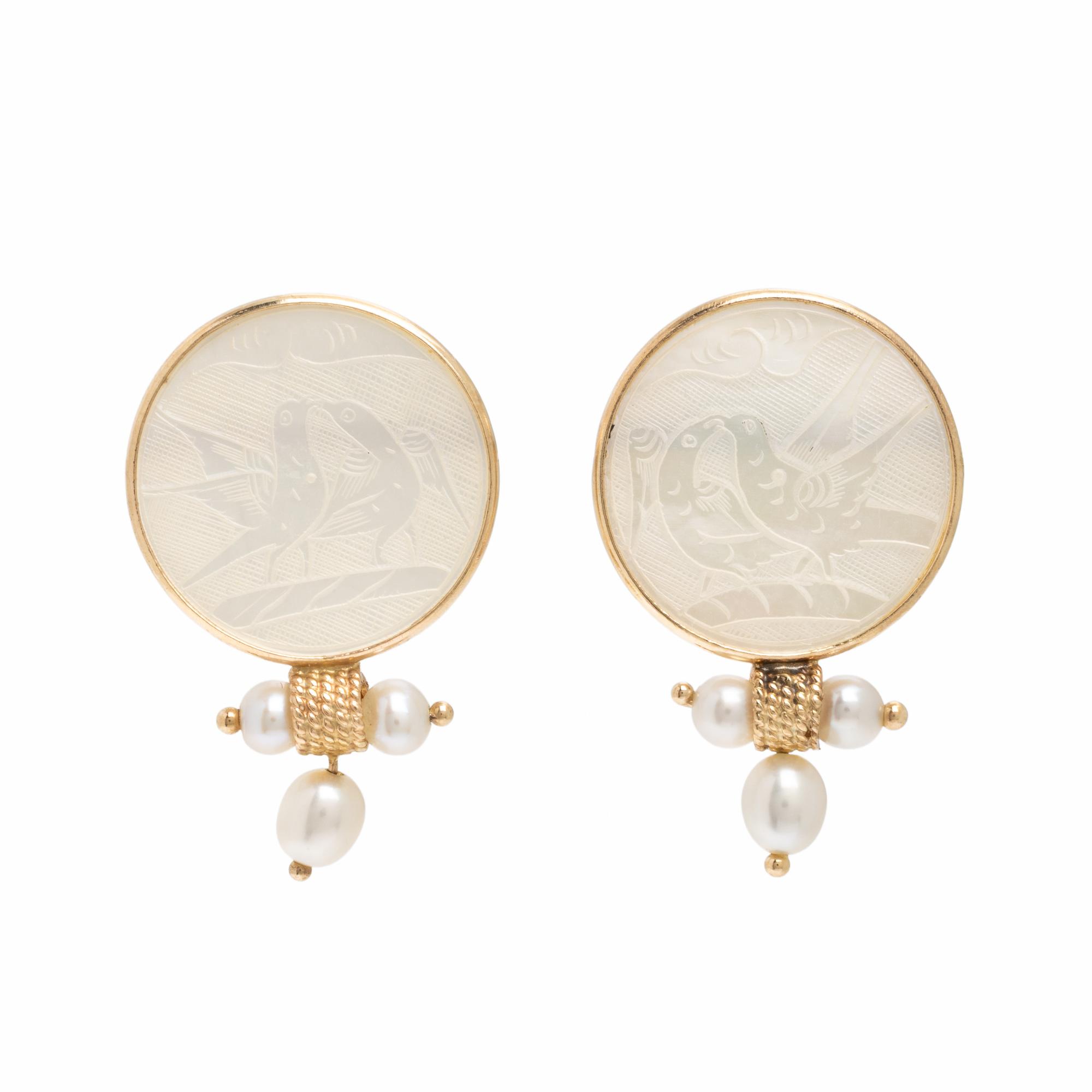 Donna Chambers, Chinese Mother-of-Pearl Gaming Counter and Yellow Gold Necklace and Earrings