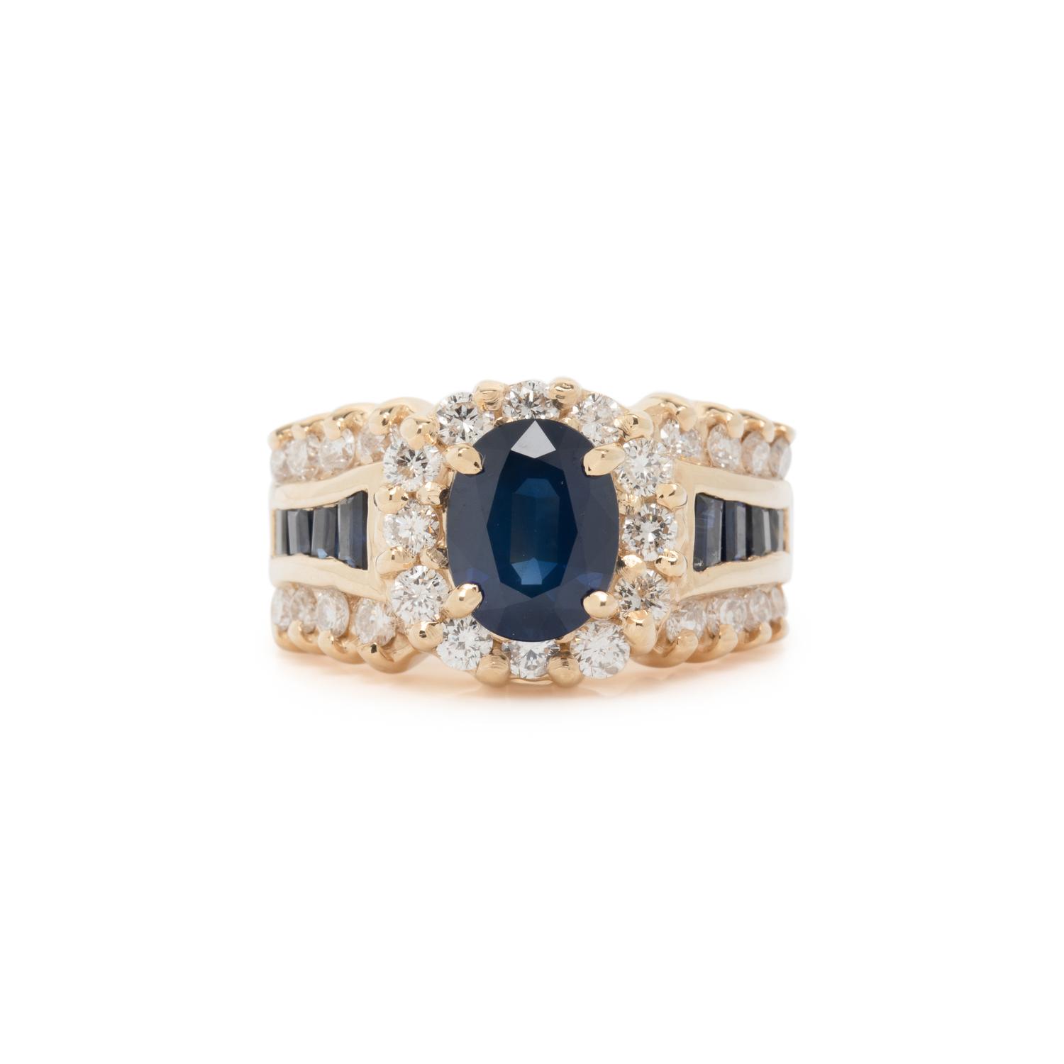 SAPPHIRE AND DIAMOND RING