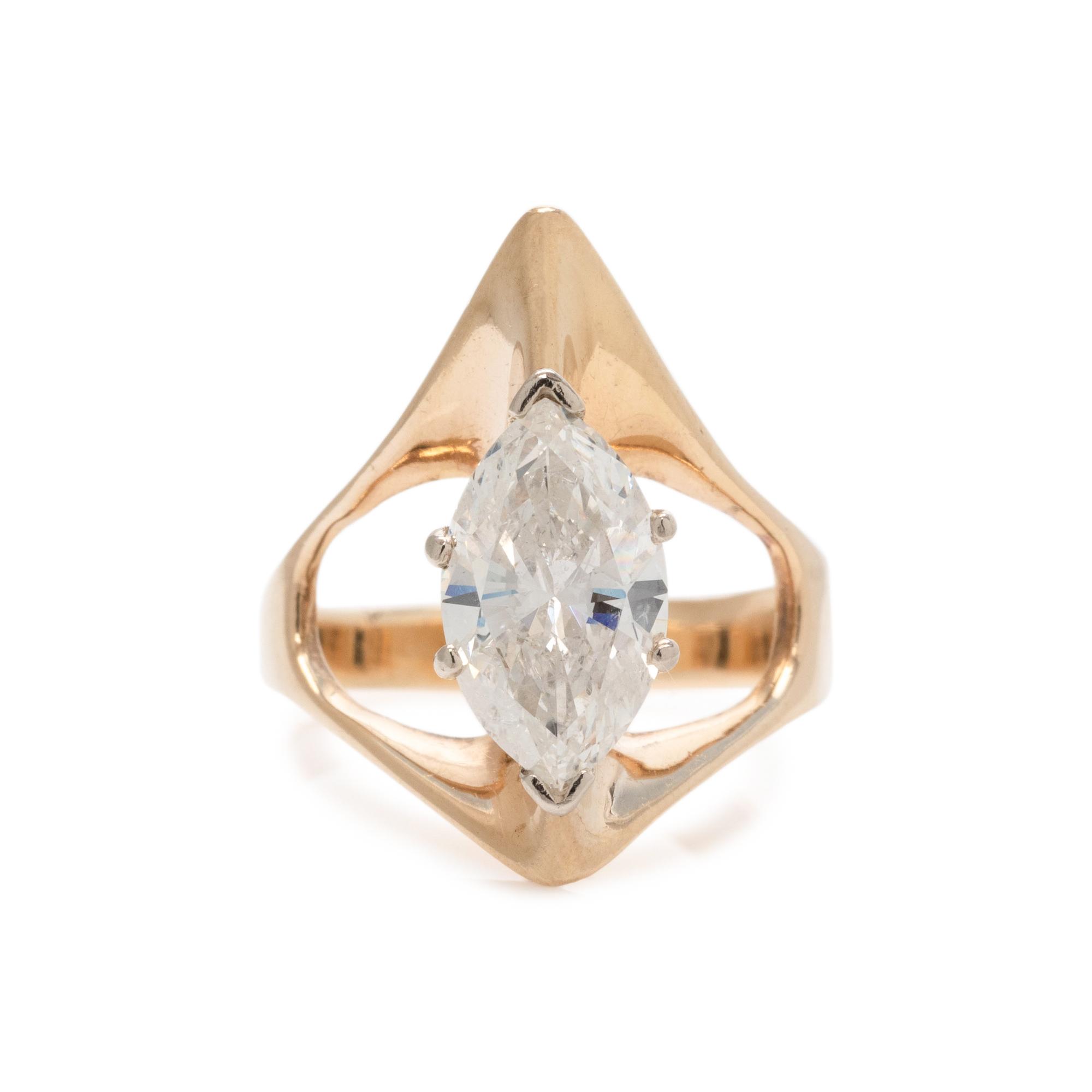 YELLOW GOLD AND DIAMOND RING