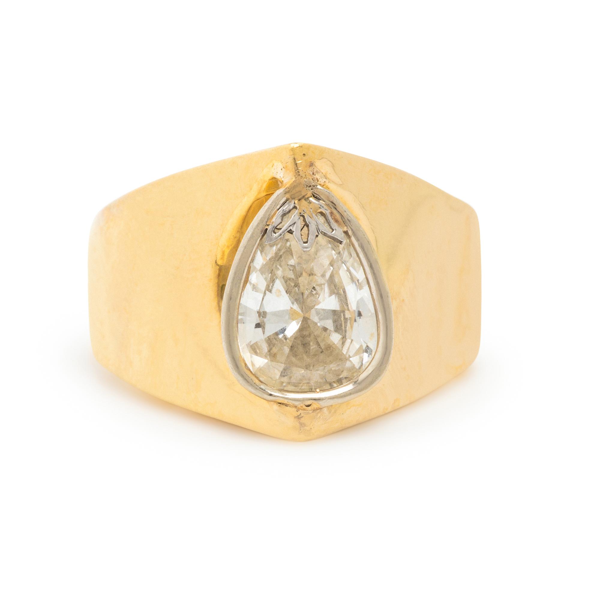 Diamond and Yellow Gold Ring