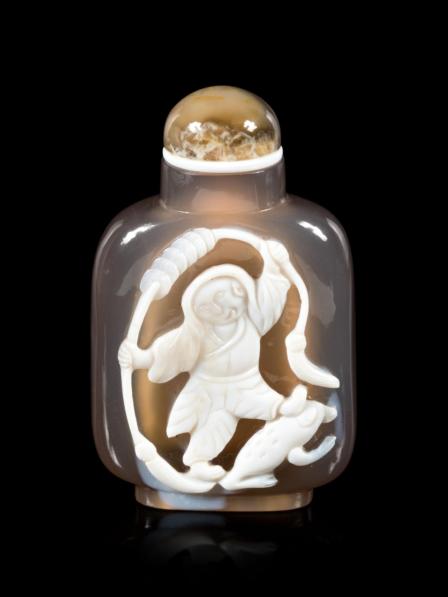 A Carved Cameo Agate Snuff Bottle