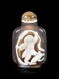 A Carved Cameo Agate Snuff Bottle