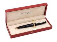 An S.T. Dupont Ellipsis: Composite Noir Fountain Pen